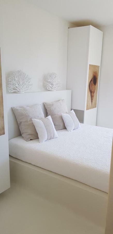 Casa Mirella Apartment ฟาวีญานา ภายนอก รูปภาพ